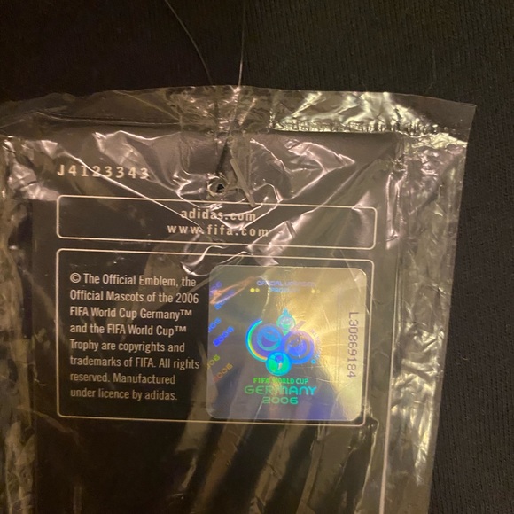 2006 World Cup - Germany - Adidas - L - Picture 3 of 8